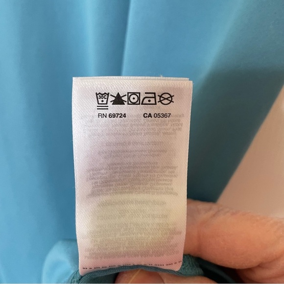 Columbia Women’s size Large workout top - Picture 7 of 7